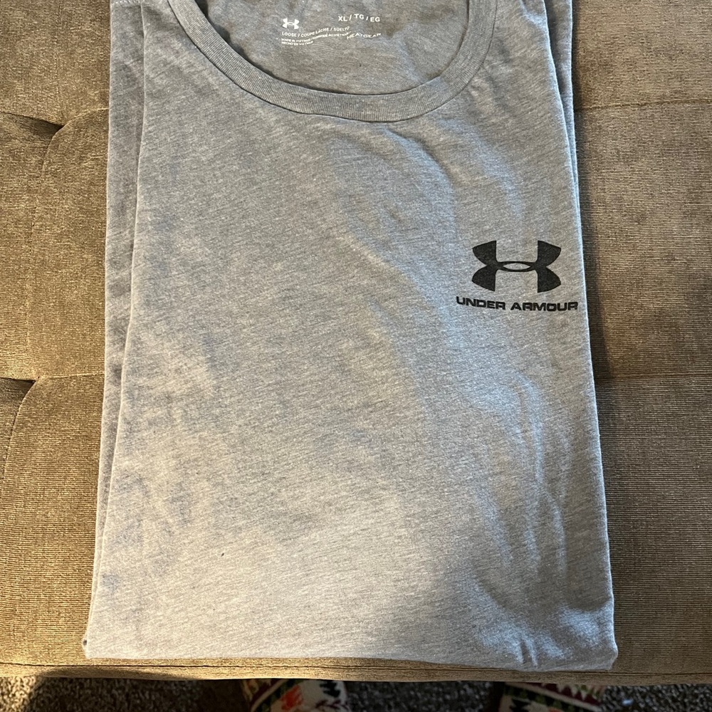 Under Armour Gray Short Sleeve Tee